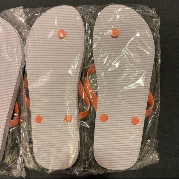 NWOT - Set of 2 - The Boca Raton Resort Flip Flops - One Size Fits Most - Picture 6 of 6